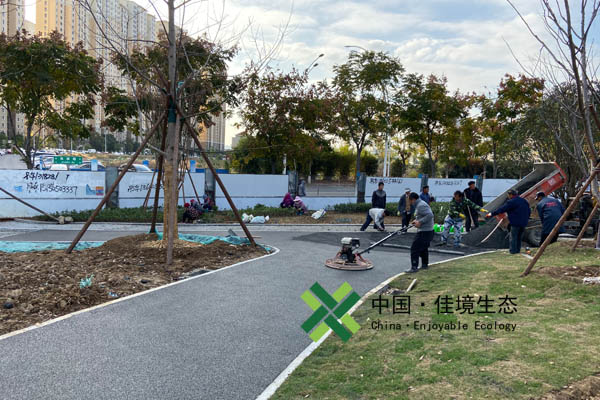 江宁秦淮河公园透水道路