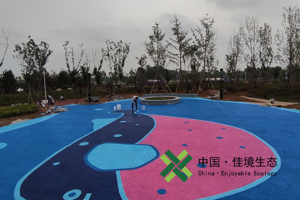 枣庄市市中区夏庄村彩色透水混凝土广场